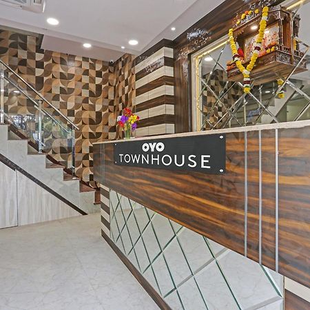 Super Hotel O Kiwi International Мумбай Екстериор снимка