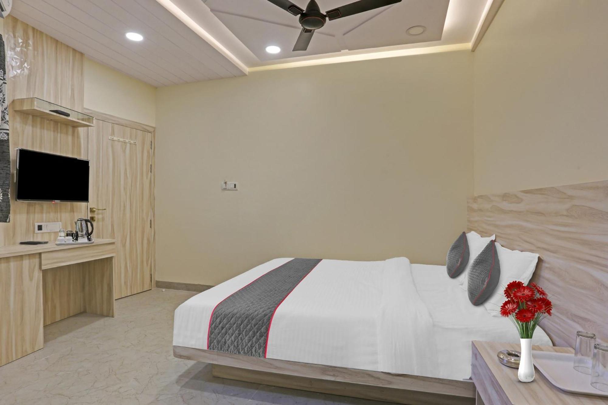 Super Hotel O Kiwi International Мумбай Екстериор снимка