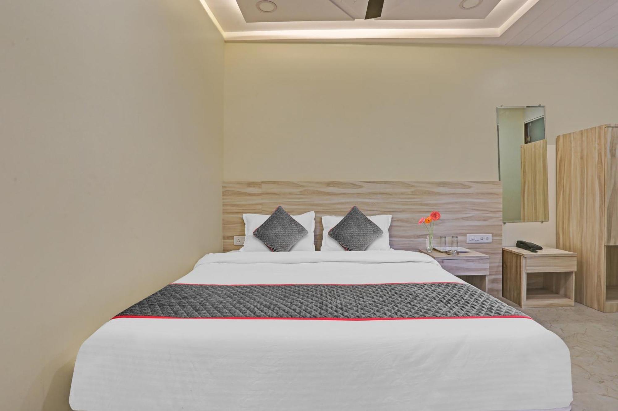 Super Hotel O Kiwi International Мумбай Екстериор снимка